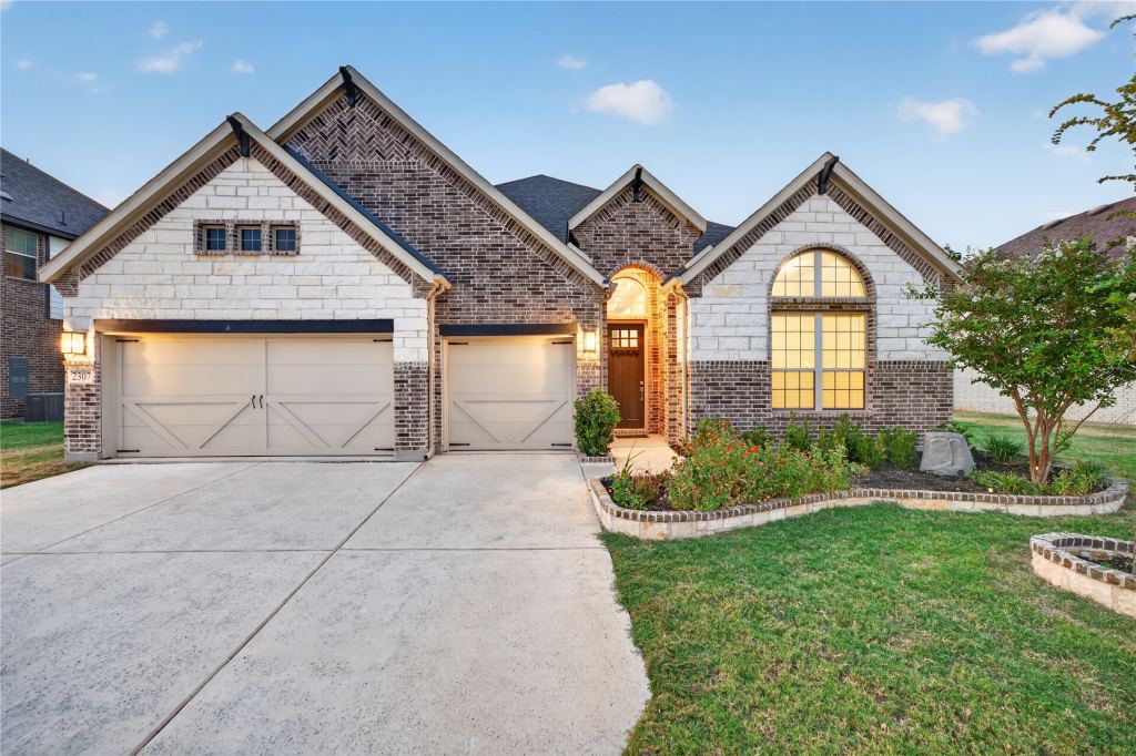 2307 Sam Street, Mansfield, TX 76063 — photo 1
