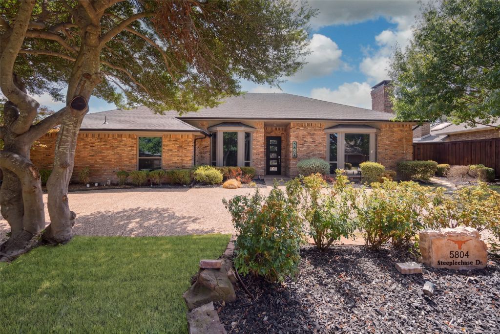 5804 Steeplechase Drive, Plano, TX 75093 — photo 1