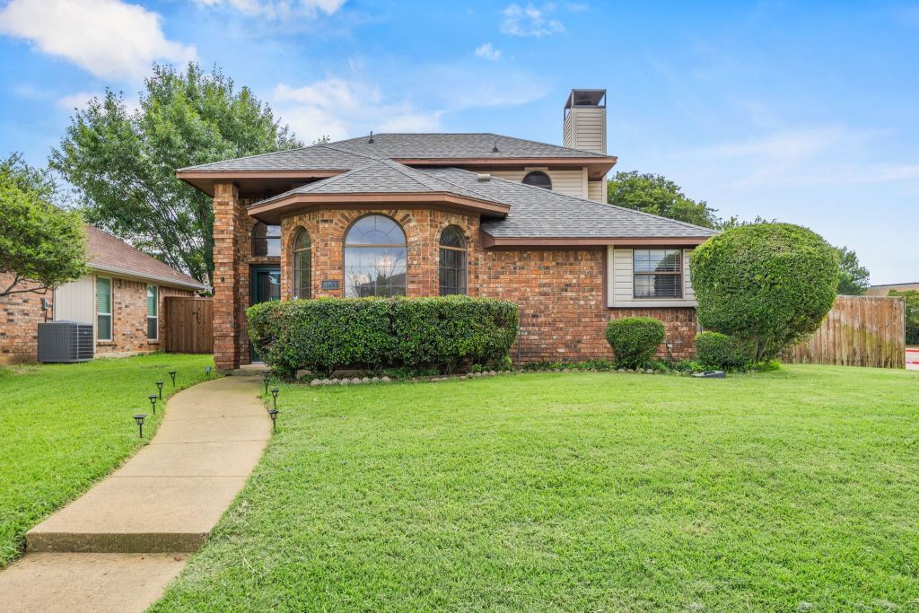 2060 Arbor Creek Drive B, Carrollton, TX 75010 — photo 1