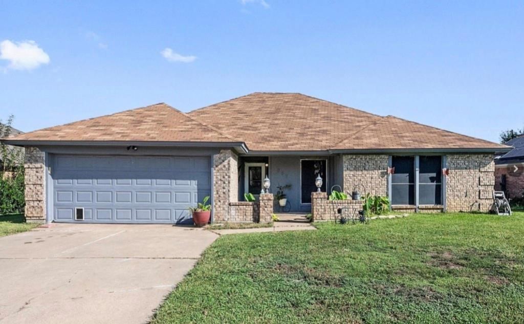 807 Fondren Drive, Arlington, TX 76001 — photo 1