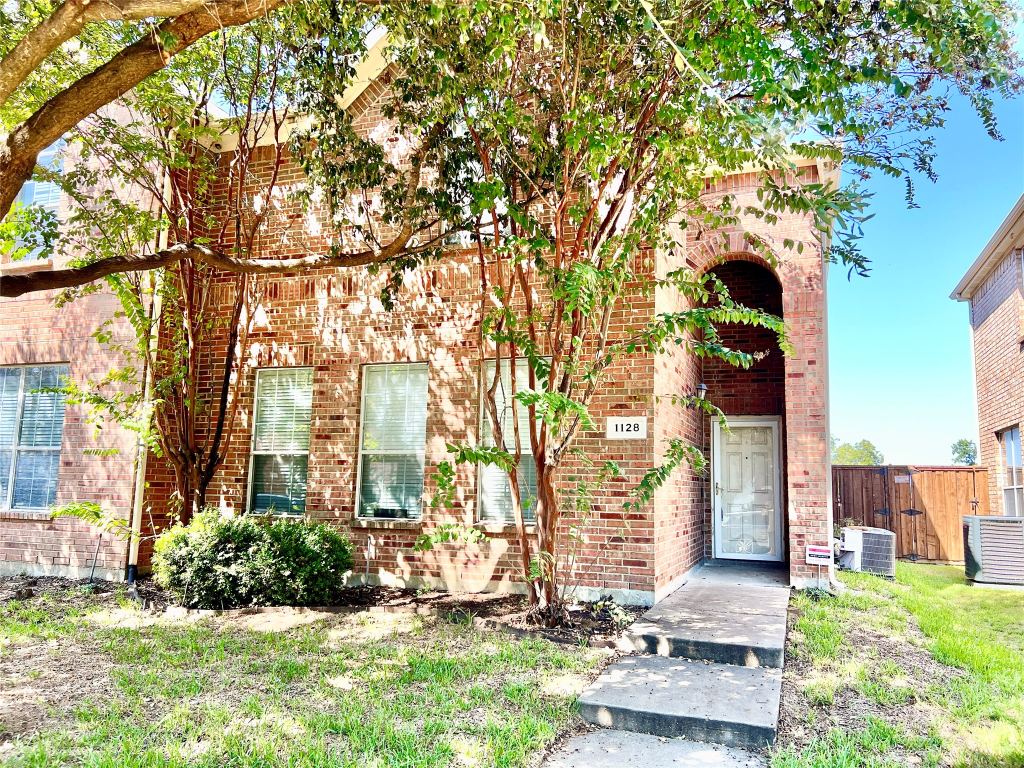 1128 Jamie Drive, Grand Prairie, TX 75052 — photo 1