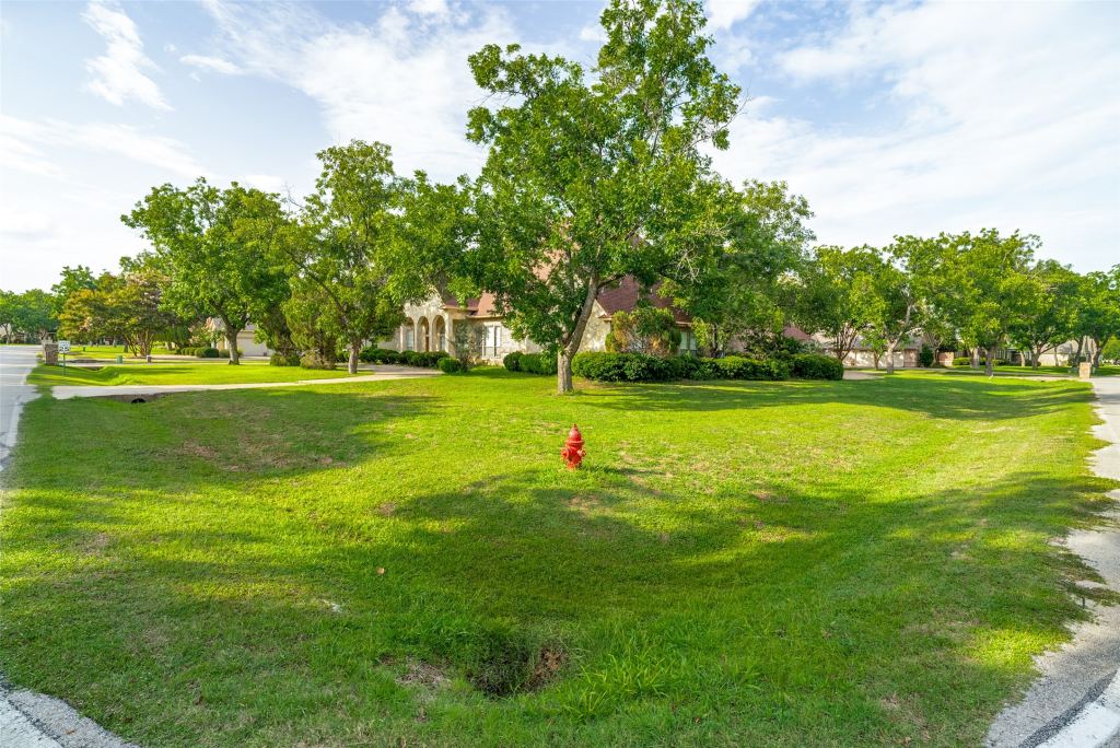 9709 Divot Drive, Granbury, TX 76049 — photo 1