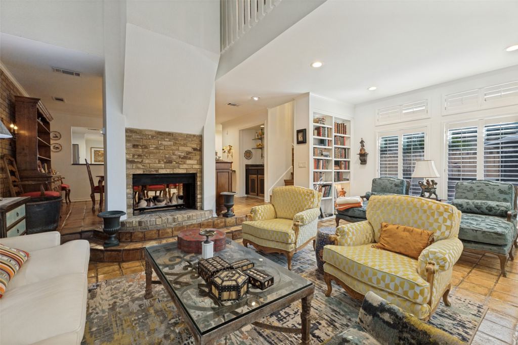 3801 Gilbert Avenue M, Dallas, TX 75219 — photo 1