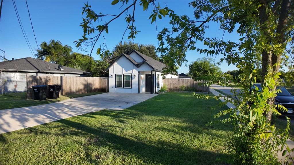 4709 Lee Street, Greenville, TX 75401 — photo 1