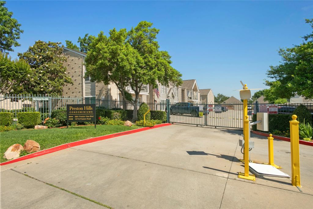 5881 Preston View Boulevard 202, Dallas, TX 75240 — photo 1