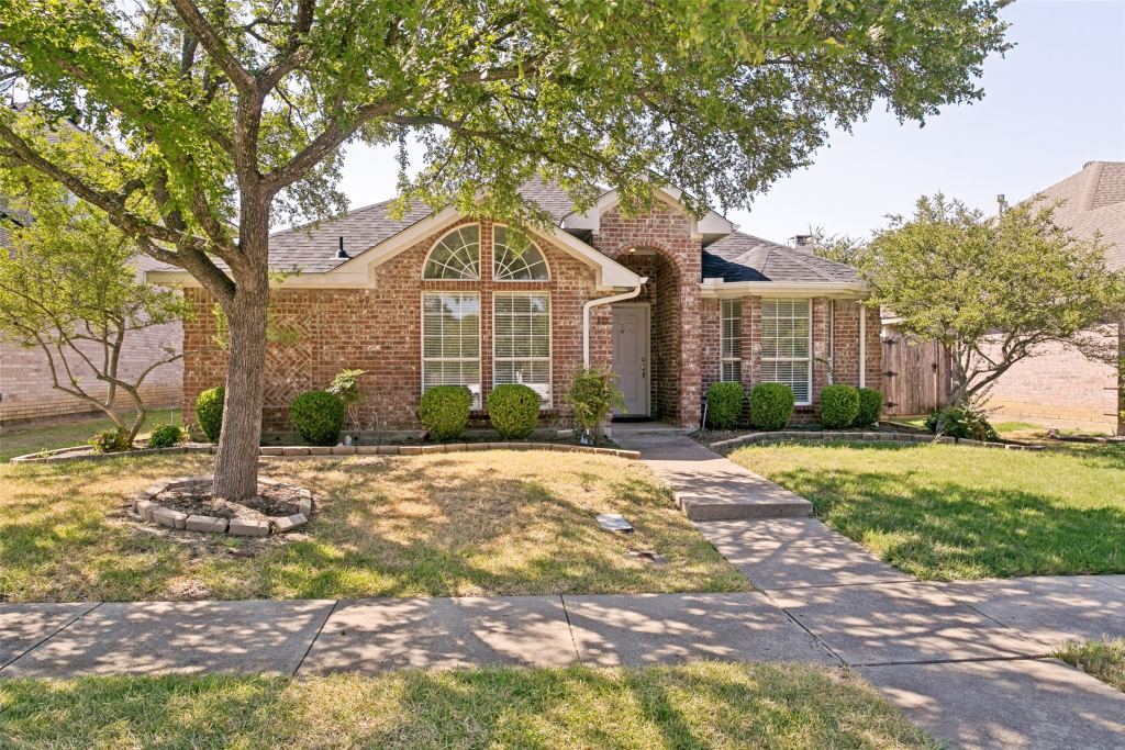 513 Creek Court, Lewisville, TX 75067 — photo 1