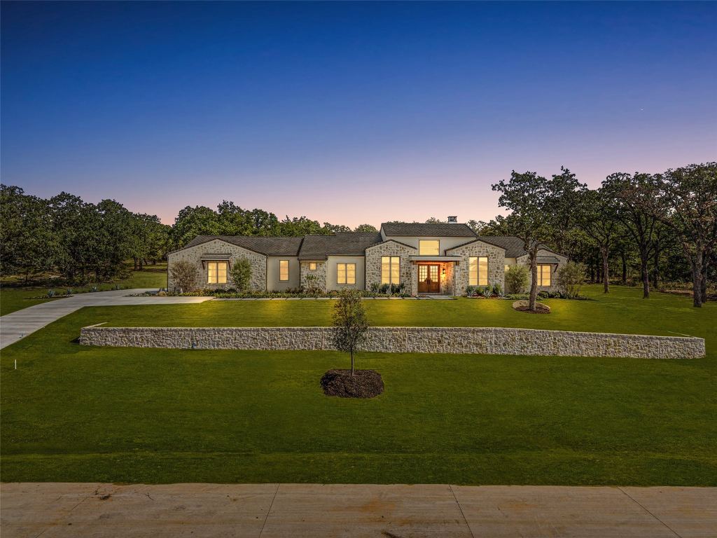 8041 Encanto Way