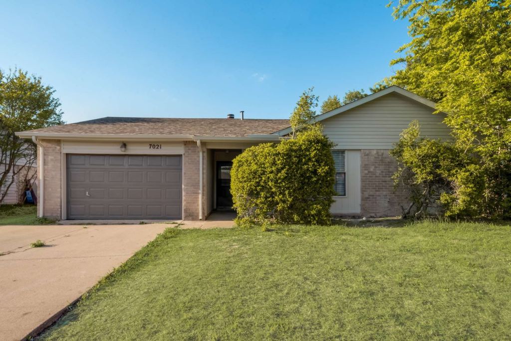 7021 Lincolnshire Lane, North Richland Hills, TX 76182 — photo 1