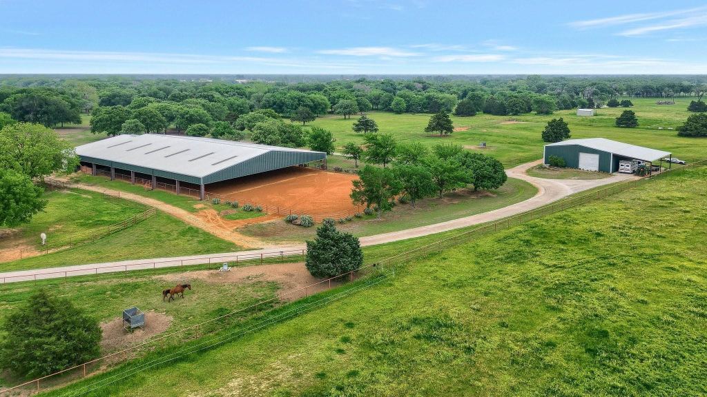 10898 Friendship Road, Pilot Point, TX 76258 — photo 1