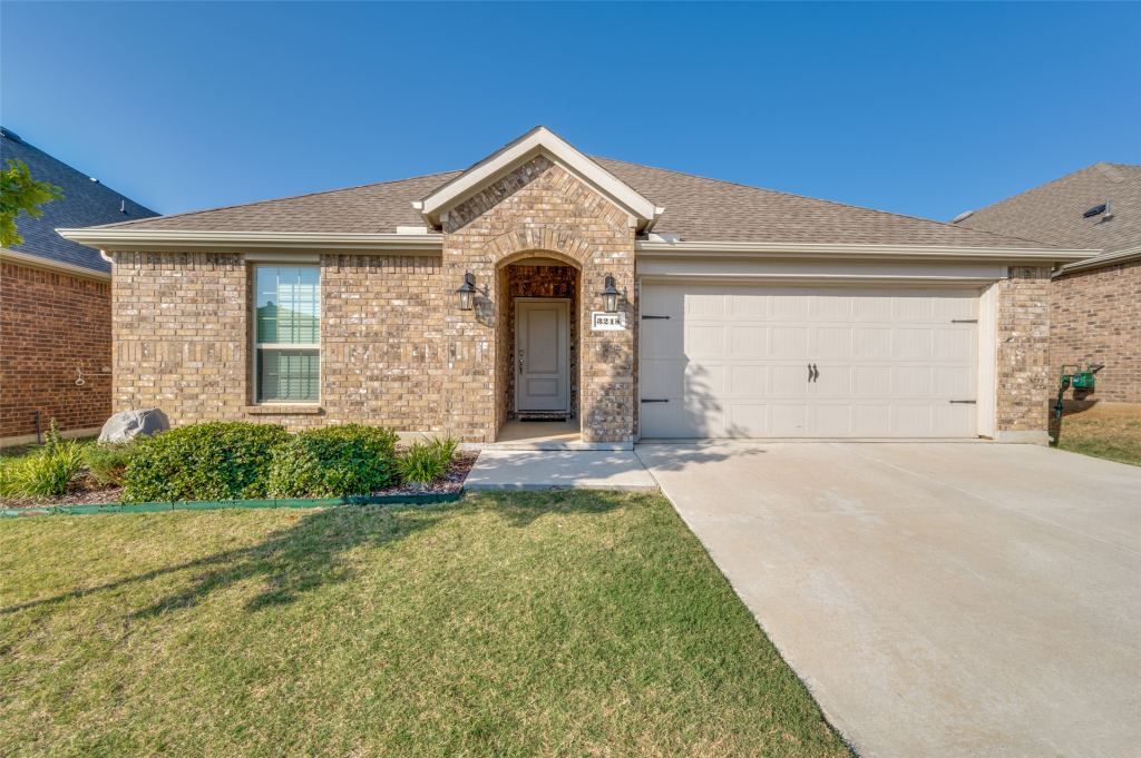 3215 Texas Trail, Aubrey, TX 76227 — photo 1