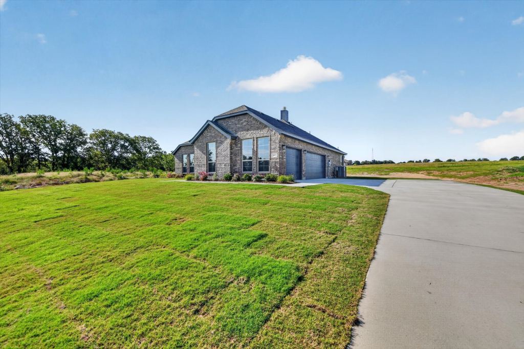 416 Mcalpine Drive, Springtown, TX 76082 — photo 1