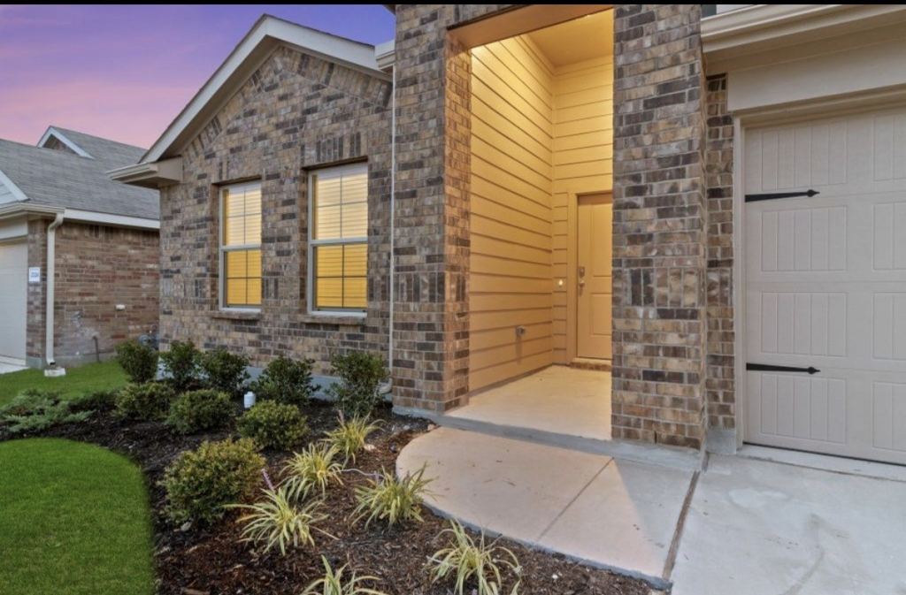 2432 Edisto Beach Drive, Fort Worth, TX 76108 — photo 1