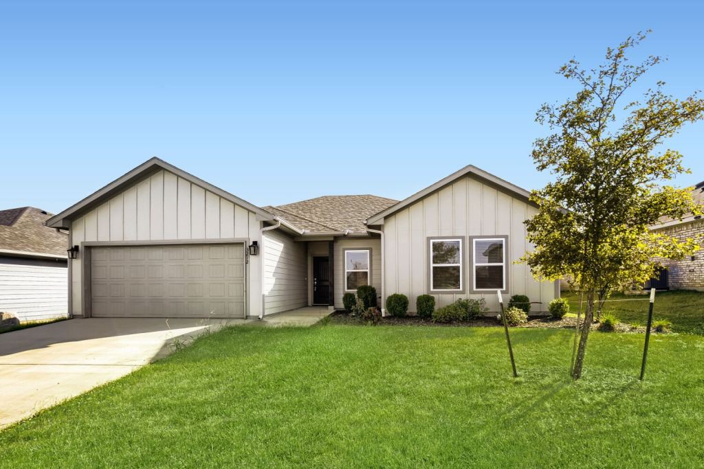 3212 Sweetwater Way, Sherman, TX 75090 — photo 1