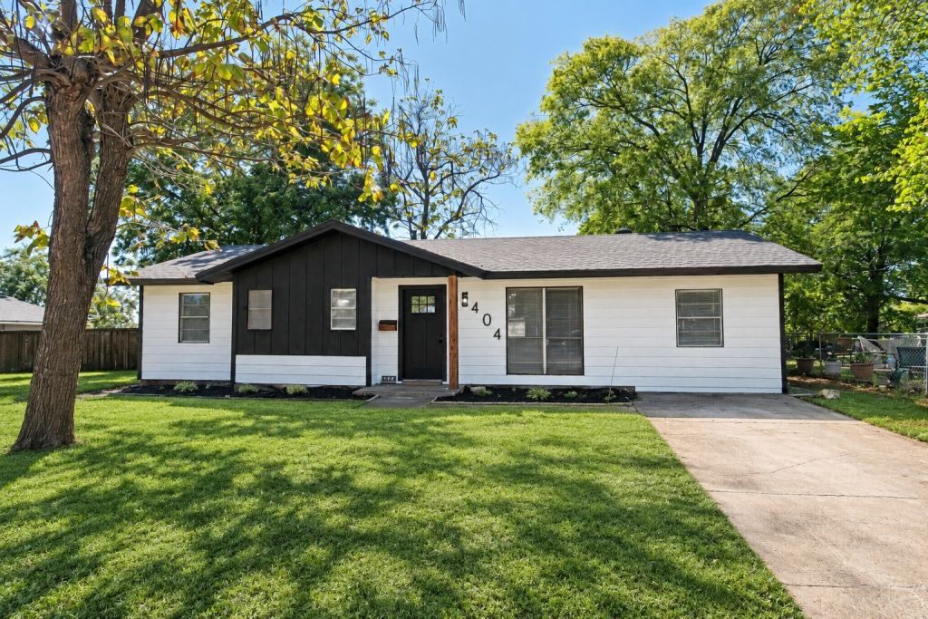 404 Limestone Drive, Euless, TX 76039 — photo 1