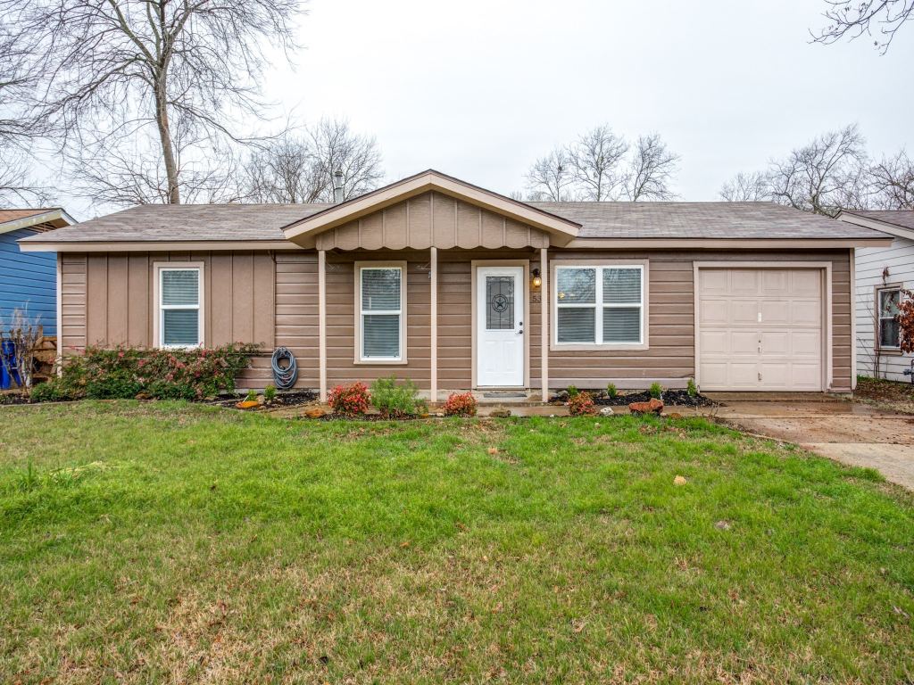 533 NW Lorna Street, Burleson, TX 76028 — photo 1