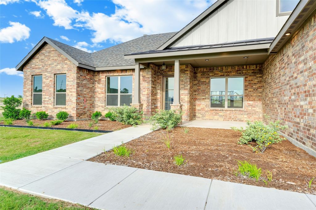 412 COLLUM View, Azle, TX 76020 — photo 1