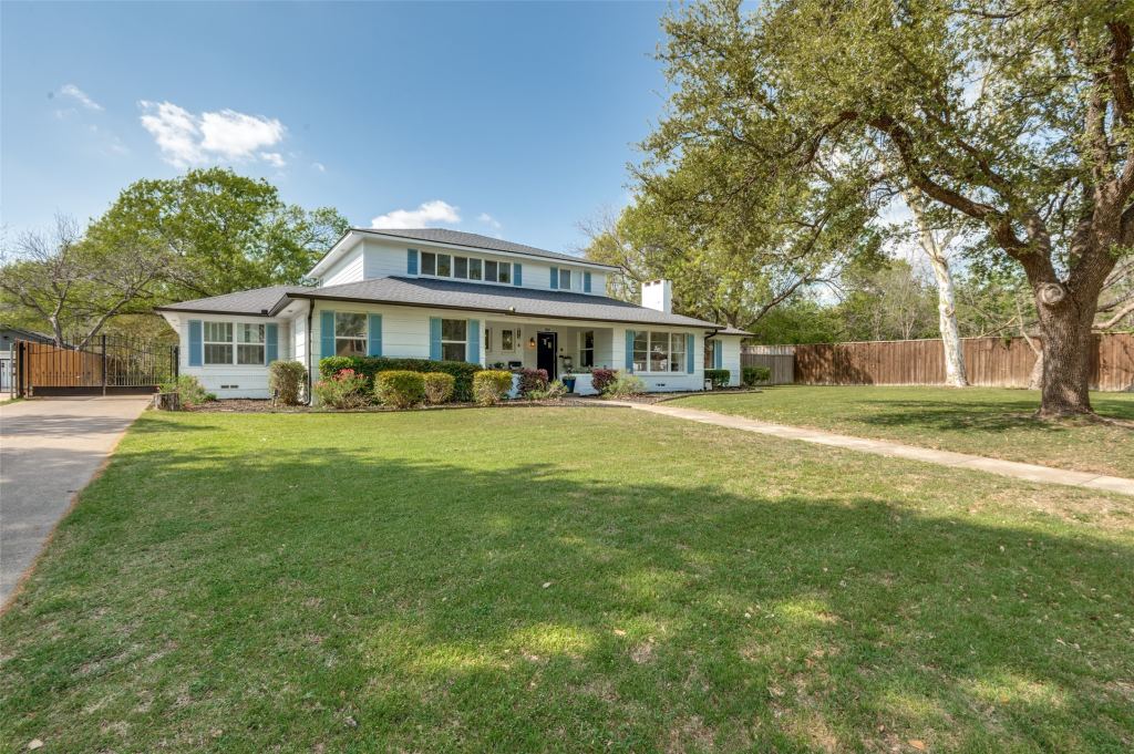 901 Bryson Street, Waxahachie, TX 75165 — photo 1