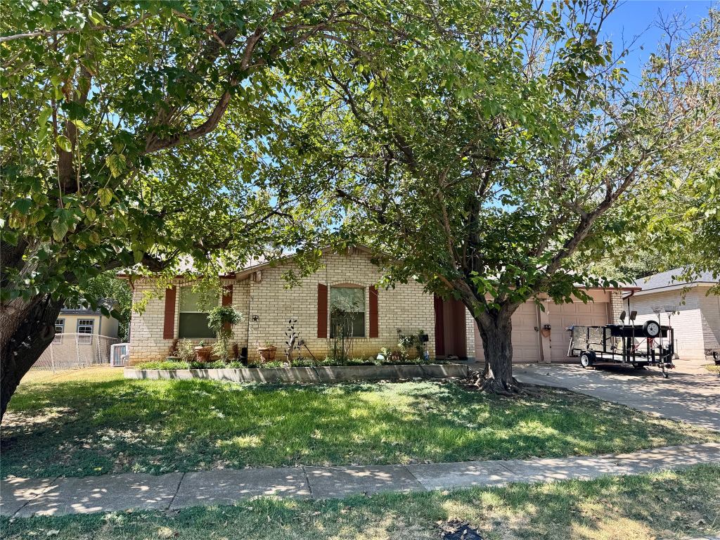2602 Cottonwood Street, Arlington, TX 76014 — photo 1
