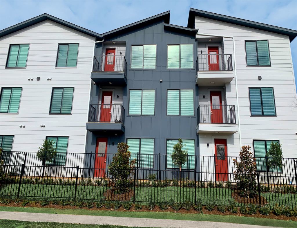 3235 Dallas Street 1207, Dallas, TX 75210 — photo 1