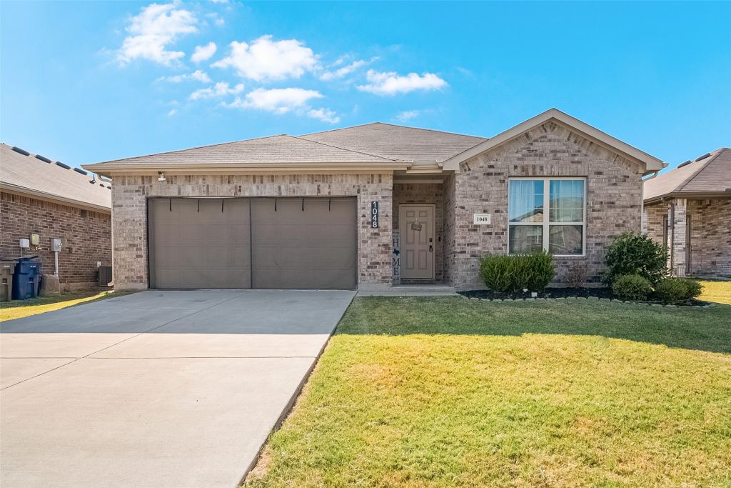 1048 Waverly Drive, Van Alstyne, TX 75495 — photo 1