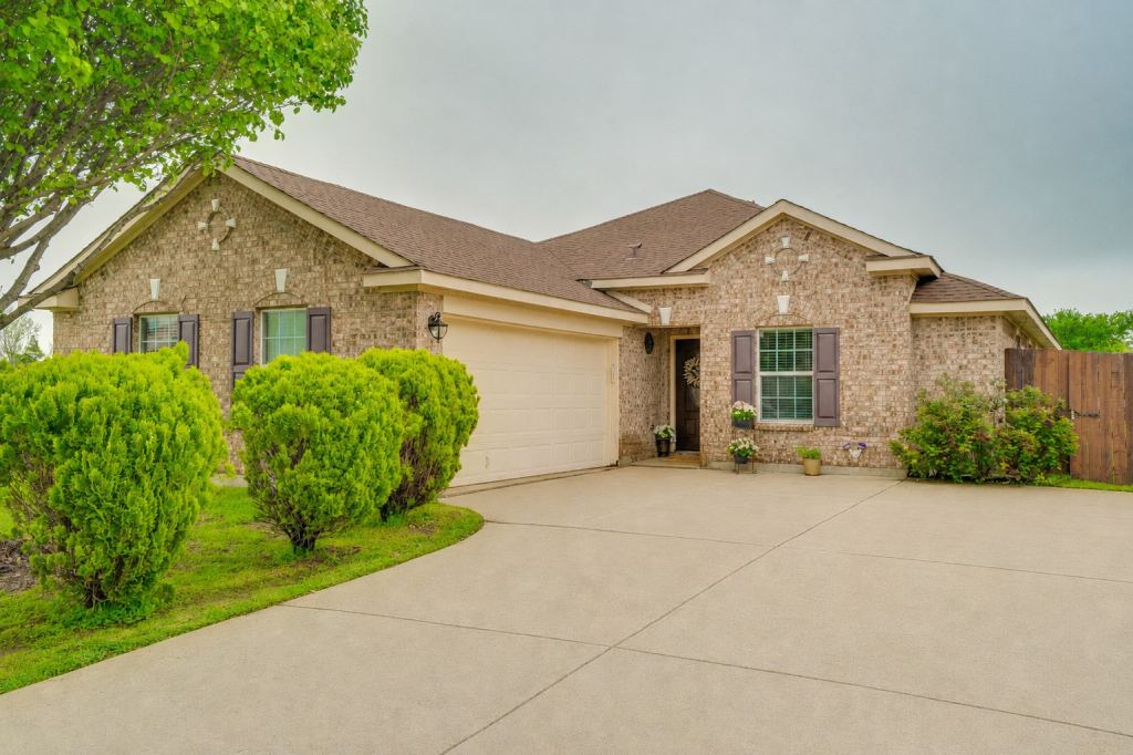2035 Matagorda Lane, Grand Prairie, TX 75052 — photo 1