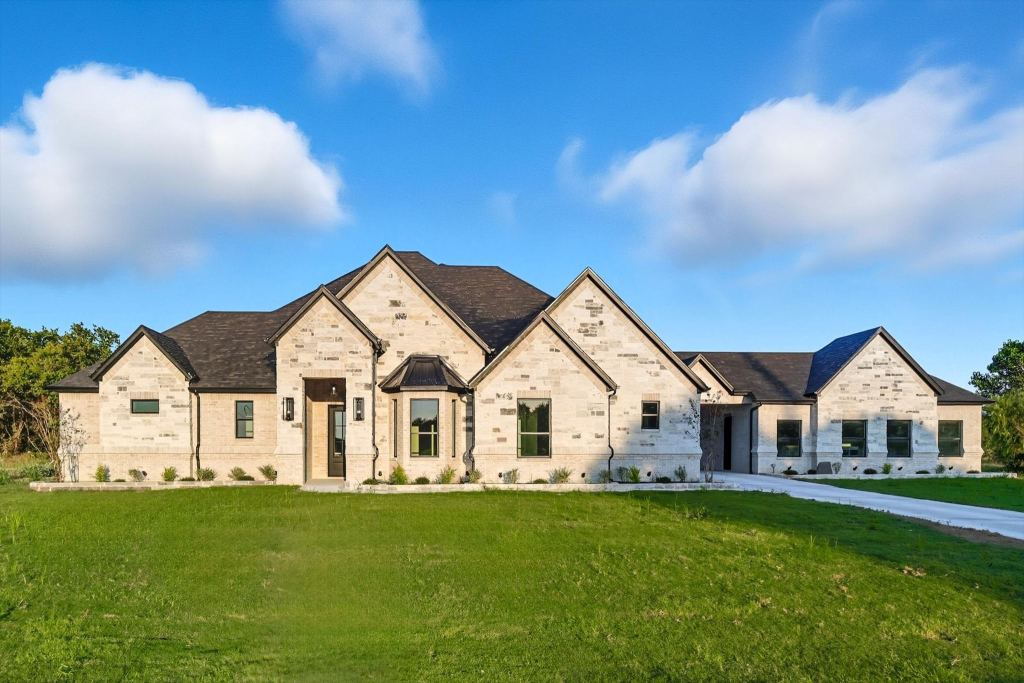2061 Glenhollow Drive, Weatherford, TX 76088 — photo 1