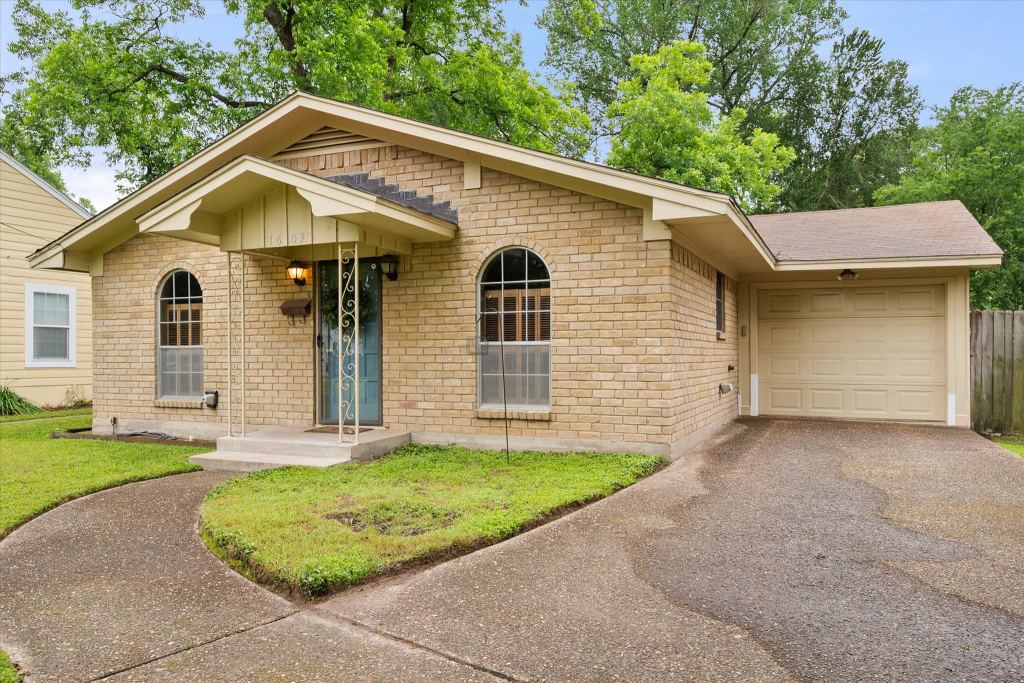 1609 Maplewood, Corsicana, TX 75110 — photo 1