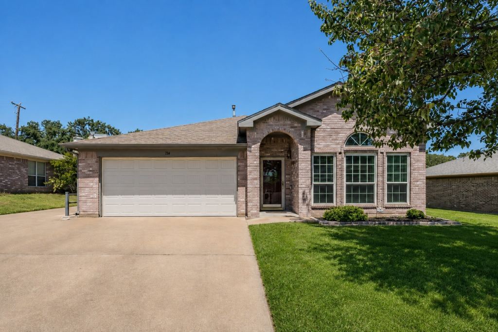 334 Dalhart Drive, Weatherford, TX 76086 — photo 1