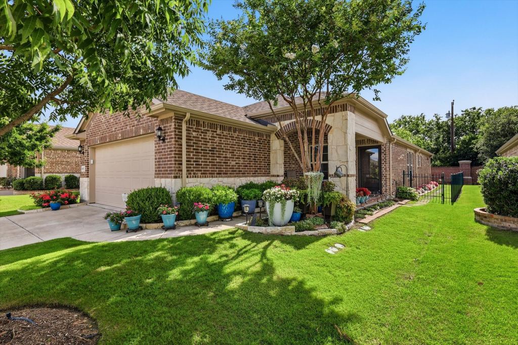 8915 Twin Pines Lane