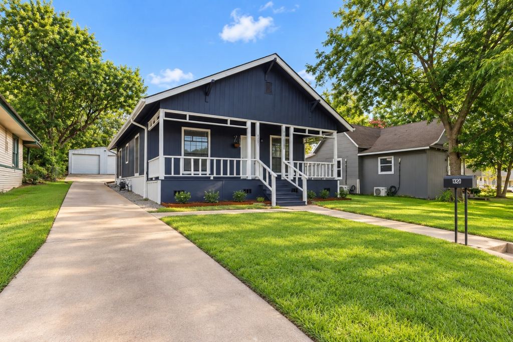 1320 W Morton Street, Denison, TX 75020 — photo 1