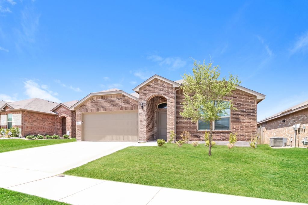 4624 Corktree Lane, Fort Worth, TX 76036 — photo 1