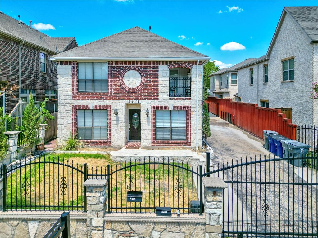 2411 Knight, Dallas, TX 75219 — photo 1