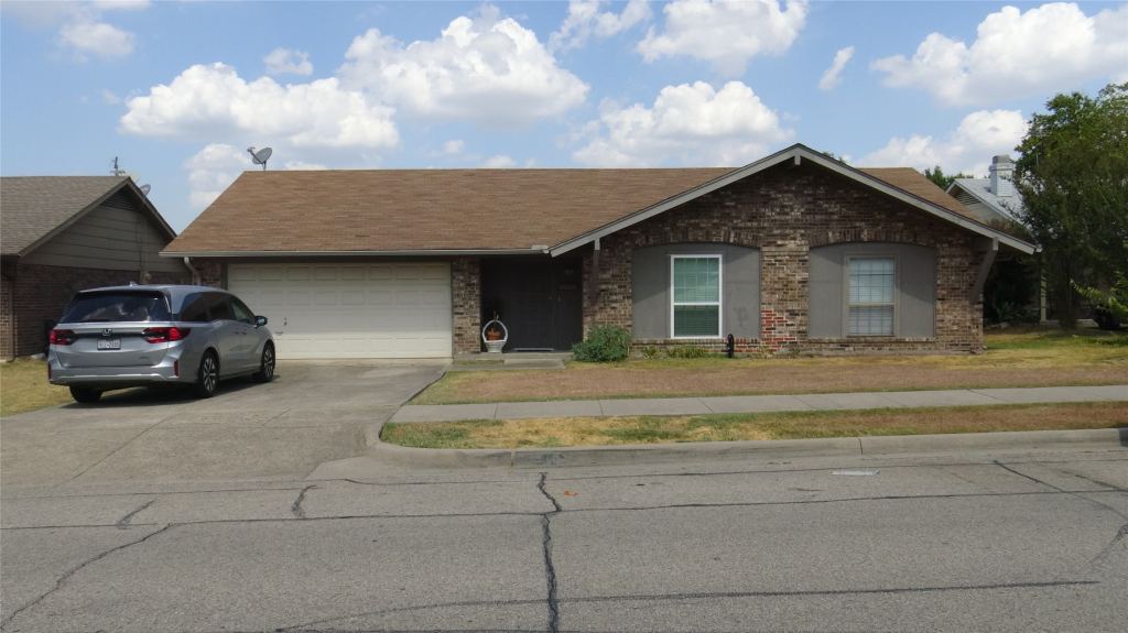 2107 Bordeaux Drive, Carrollton, TX 75007 — photo 1