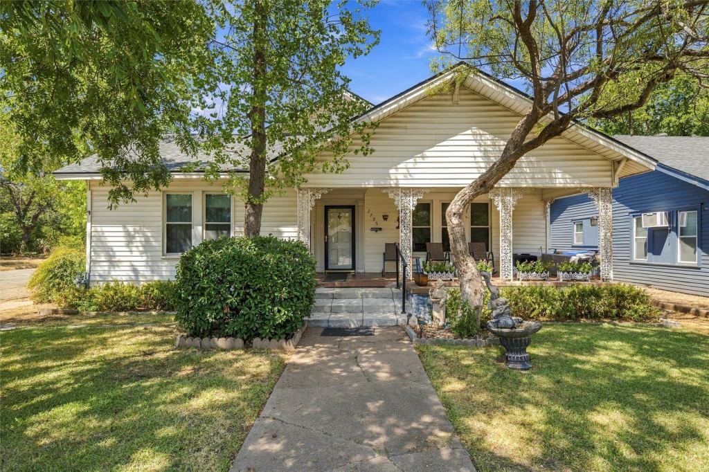 2725 Morrow Avenue, Waco, TX 76707 — photo 1