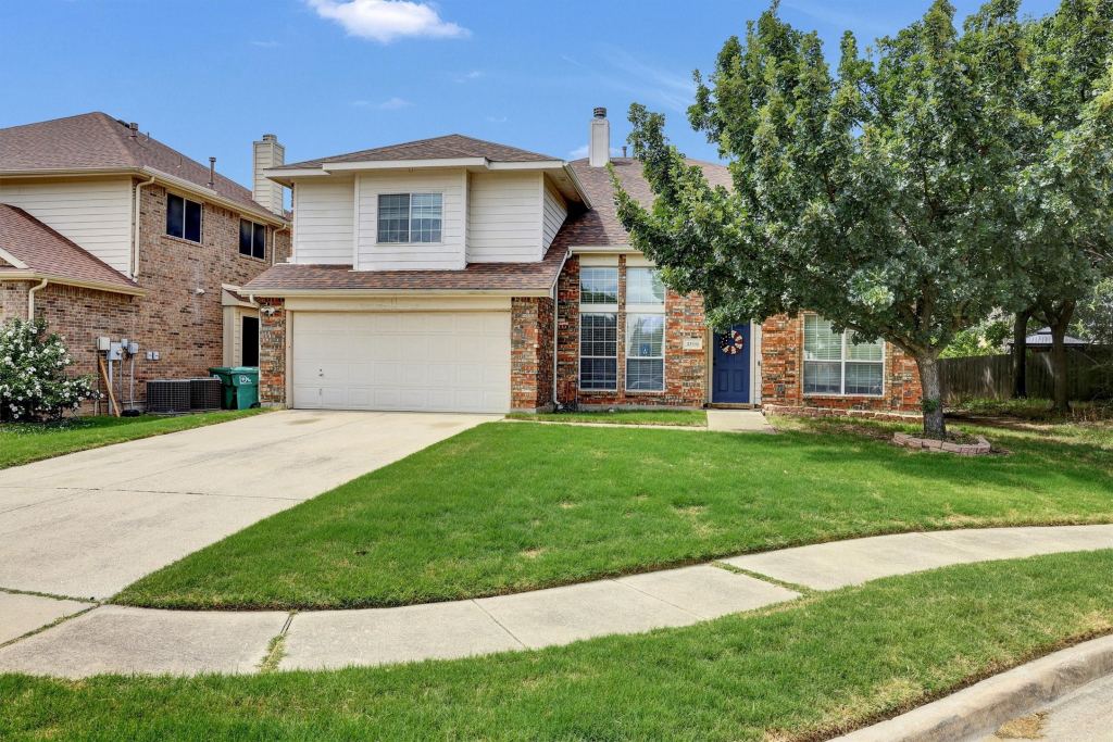 2109 Hemingway Drive, Denton, TX 76210 — photo 1