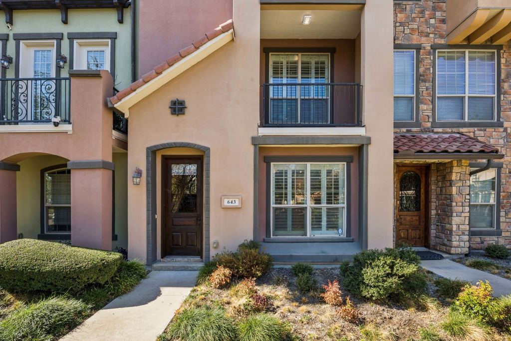 643 Senda, Irving, TX 75039 — photo 1