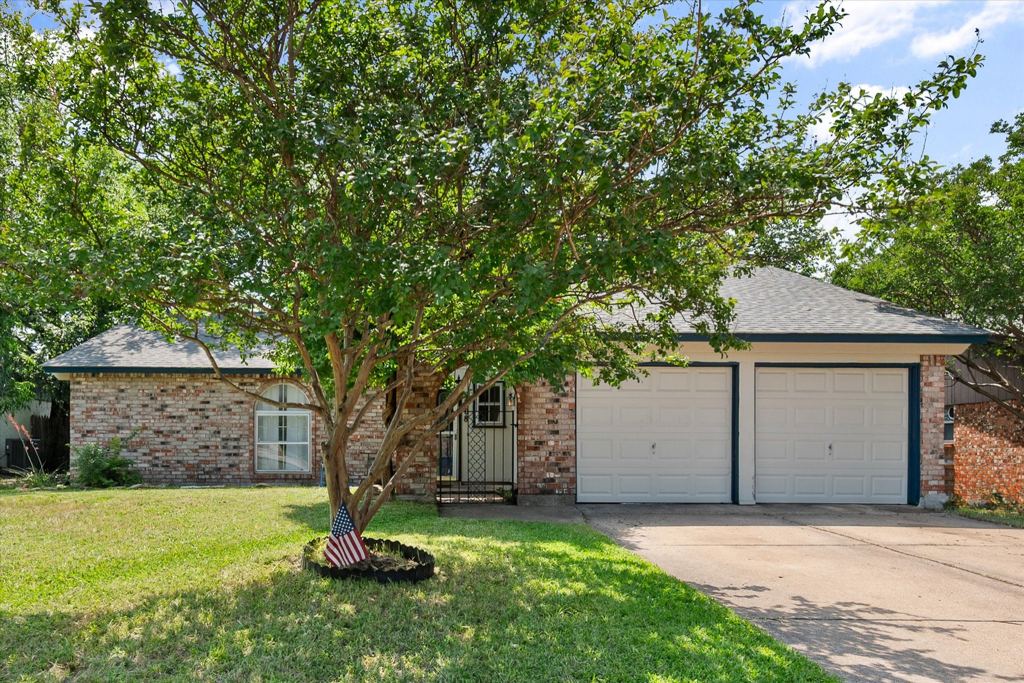 2508 Mardell Drive, Arlington, TX 76016 — photo 1