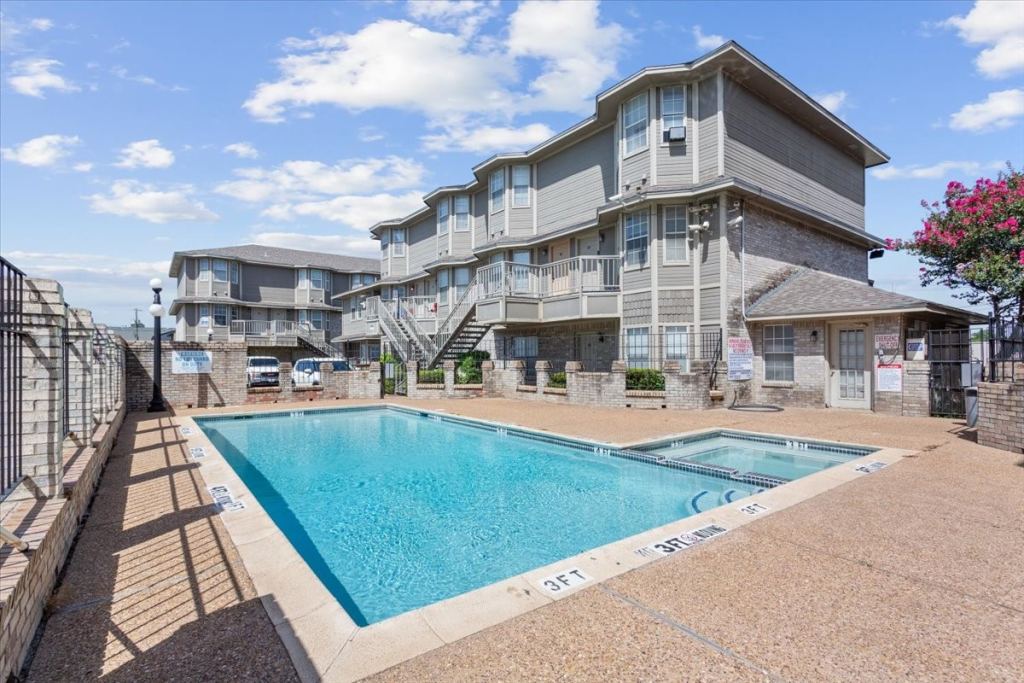 1325 Speight Avenue, Waco, TX 76706 — photo 1