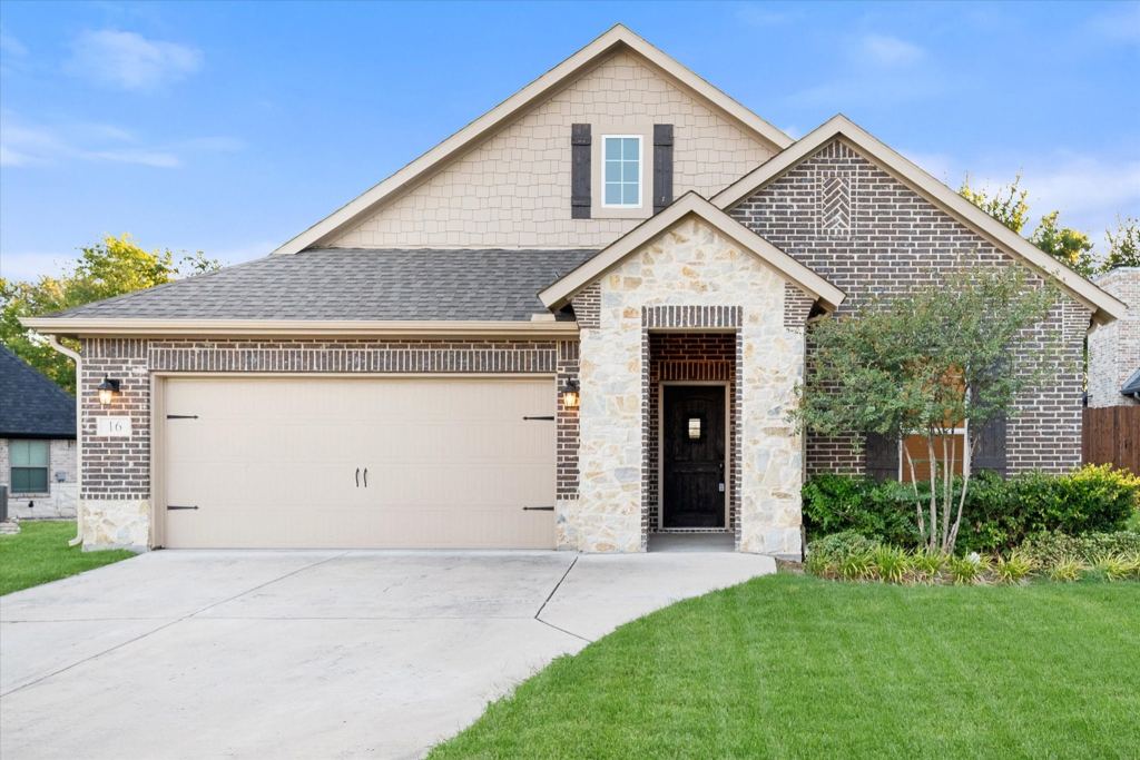 16 Dobbins Crossing, Corsicana, TX 75110 — photo 1