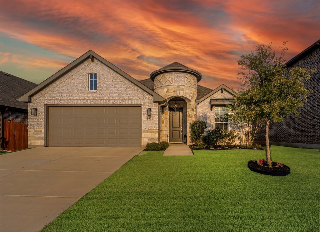 9921 Mescalbean Boulevard, Fort Worth, TX 76036 — photo 1
