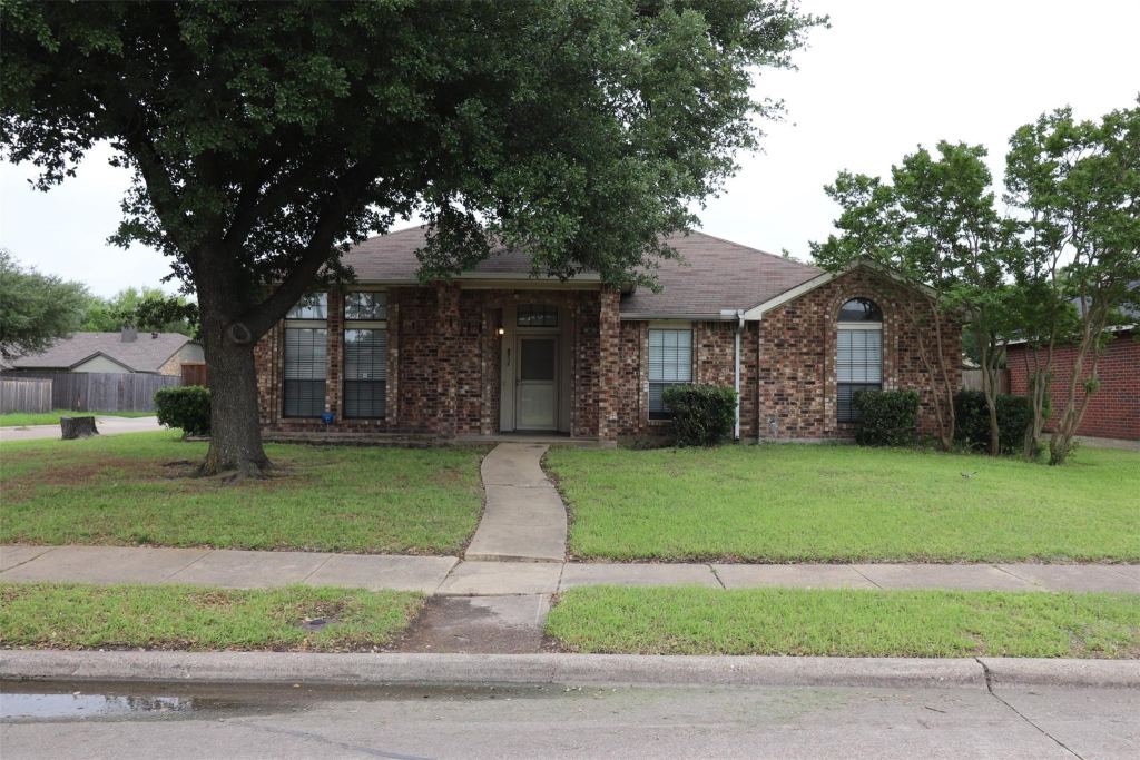 9232 WILLARD ST, Rowlett, TX 75088 — photo 1