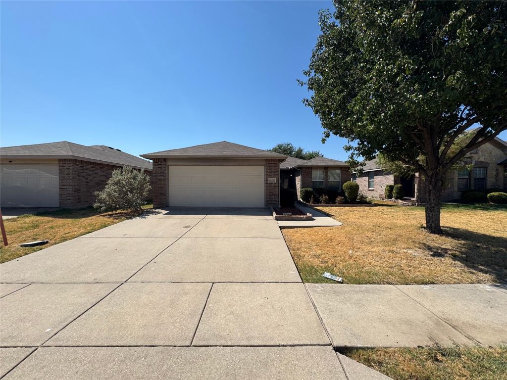5729 Mirror Ridge Drive, Fort Worth, TX 76179 — photo 1