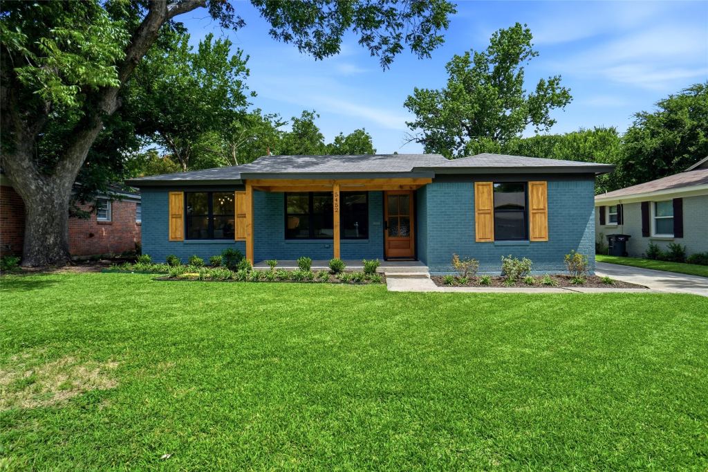 5452 Santa Barbara Avenue, Fort Worth, TX 76114 — photo 1