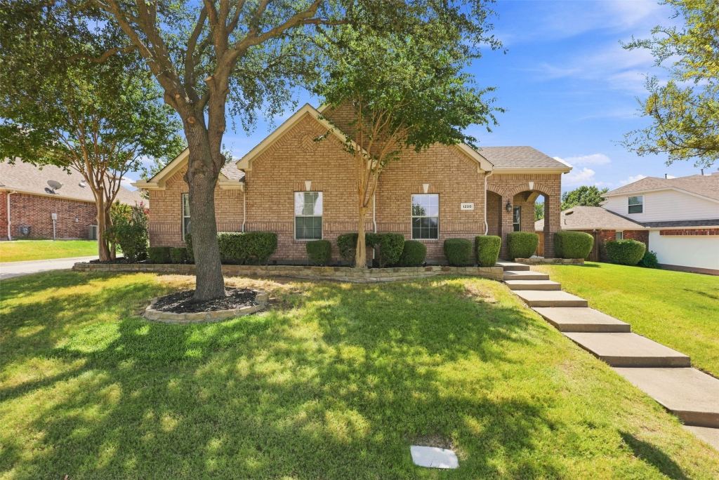 1220 Cedar Lake Drive