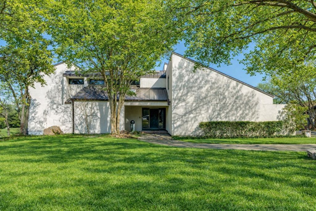 1816 Southpark Drive, Arlington, TX 76013 — photo 1