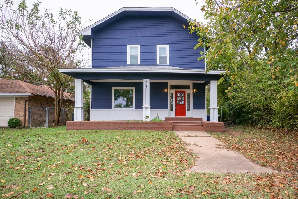 326 W Sears Street 202, Denison, TX 75020 — photo 1