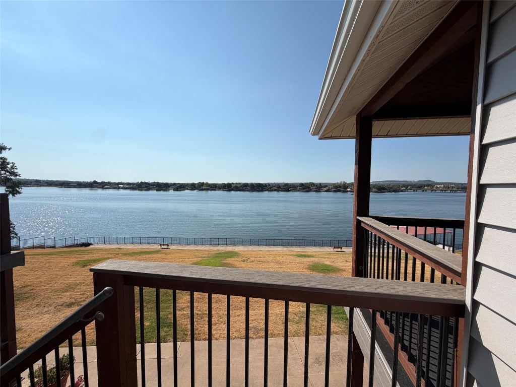 105 W Doyle #20 Street, Granbury, TX 76048 — photo 1
