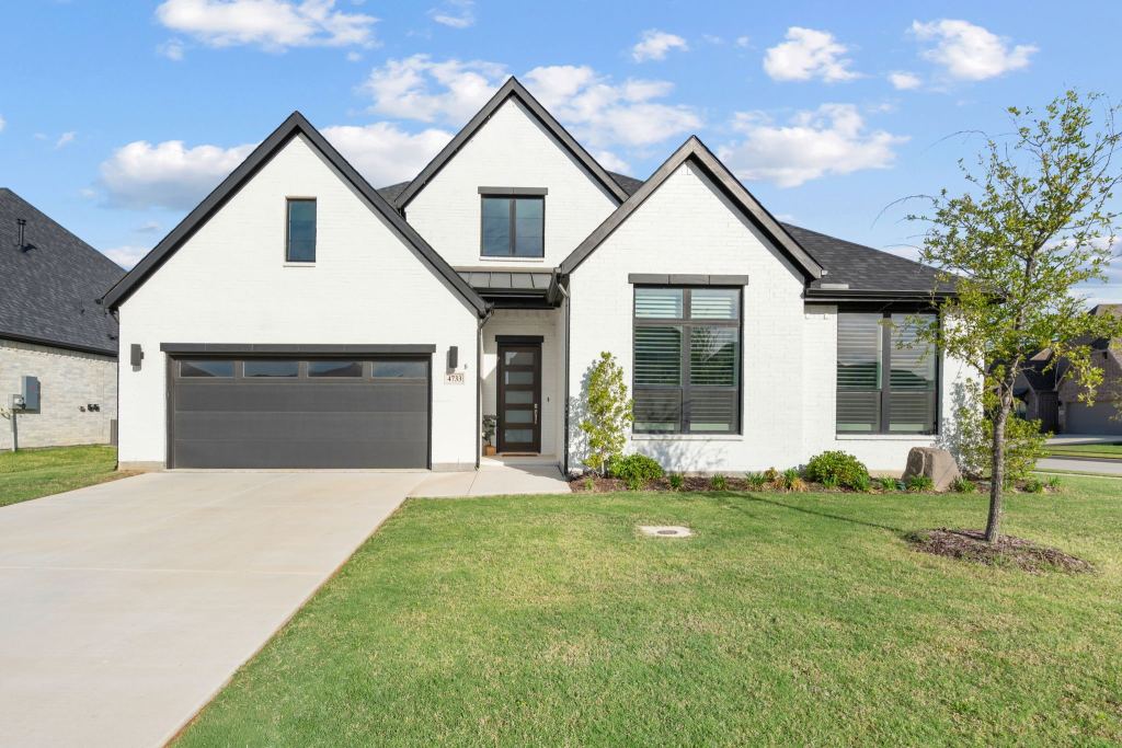 4733 Valley Peak, Flower Mound, TX 76262 — photo 1