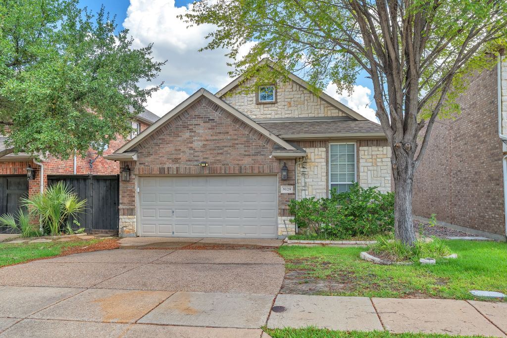 9129 Cottonwood Village Drive, Fort Worth, TX 76120 — photo 1