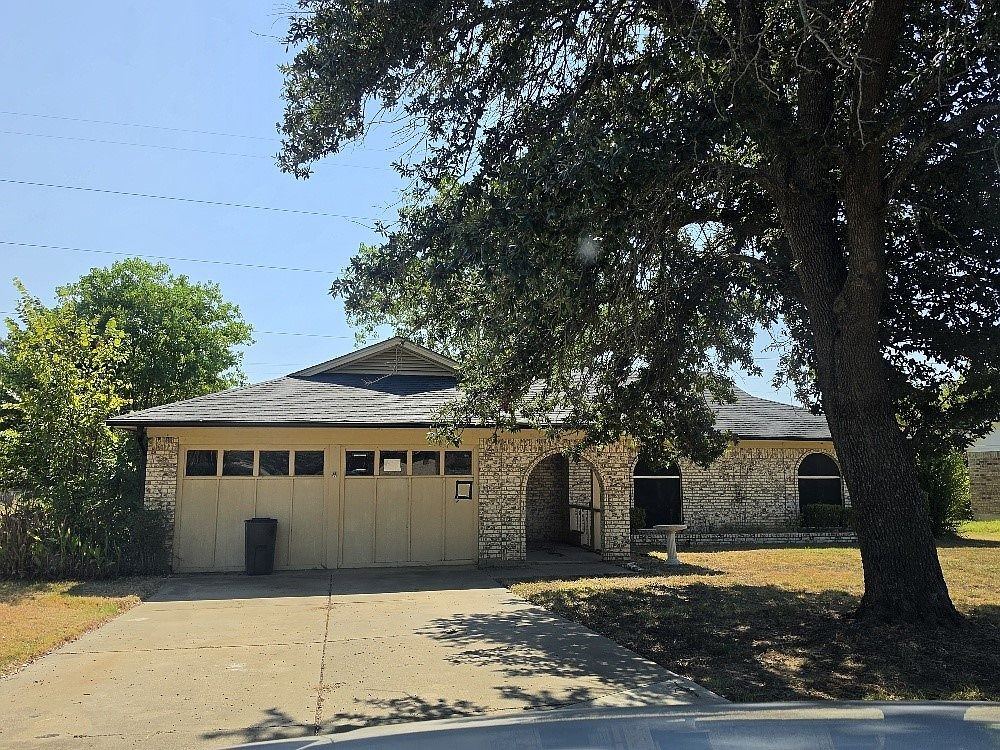719 Ridgeway Road, Joshua, TX 76058 — photo 1